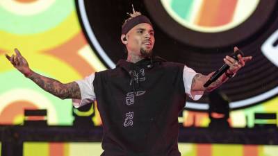 Американский певец Крис Браун оказался в центре скандала с избиением женщины