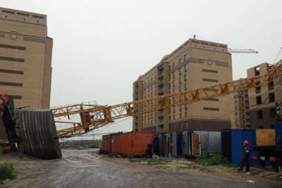 В Тюмени будут судить представителя подрядчика за падение кранов в ЖК «Ария» из-за урагана