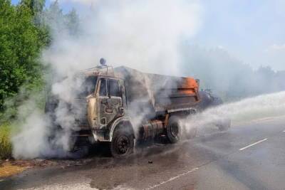 КамАЗ дорожников горел в Моргаушском районе