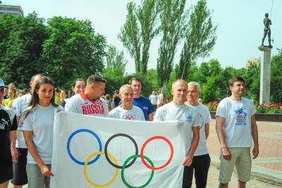 Забегом на 1 км отметили в Донецке Всемирный Олимпийский день: ФОТО