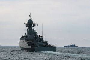 Россия открыла предупредительную стрельбу по британскому эсминцу