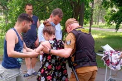 Беременная женщина потеряла сознание из-за беспощадной жары в Киеве