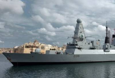 Британия пояснила ситуацию с обстрелом эсминца в Черном море