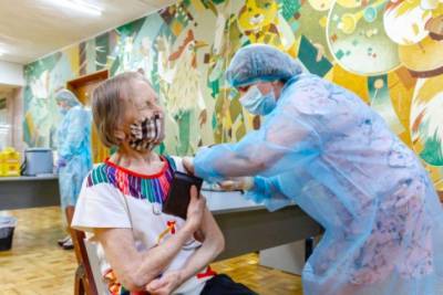 В Украине начался четвертый этап вакцинации: кто получит прививку