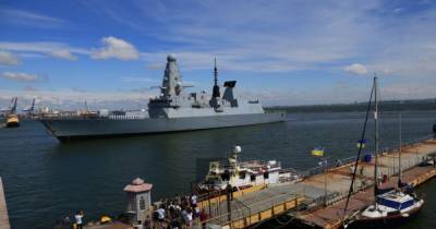 "За нарушение границ": в РФ вызвали британского военного атташе из-за ситуации с HMS Defender