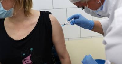 В Грузии активнее вакцинируется молодежь