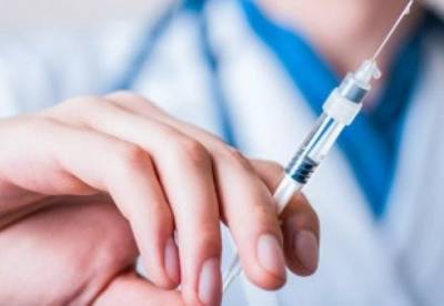 Венгрия будет бесплатно вакцинировать украинцев: кто попал в список
