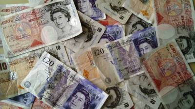 Британия отказывается от бумажных банкнот номиналом 50 фунтов стерлингов