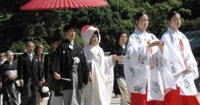 Верховный суд не помог: в Японии супругам запретили иметь разные фамилии