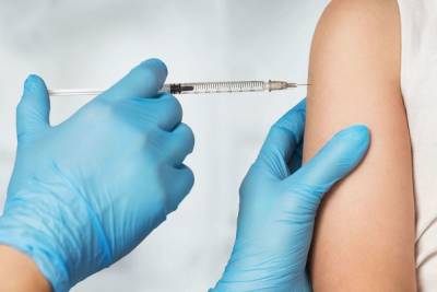 Петербург побил рекорд по числу вакцинированных от COVID-19