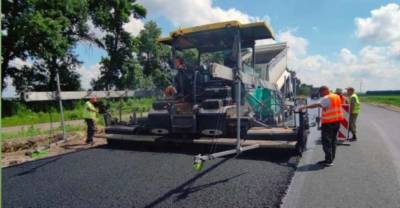 Возле Умани завершают реконструкцию самой длинной дороги Украины