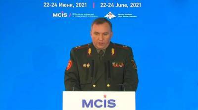 Министр обороны Беларуси «ушел» на гибридную войну