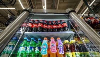 В правительстве вновь обсуждают идею ввести налог на сладкие напитки, что грозит резким повышением цен