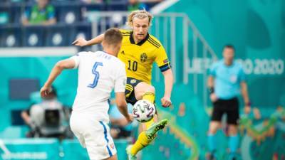Гол Форсберга вывел сборную Швеции вперед в матче Евро-2020 с Польшей в Петербурге