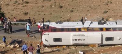 В Иране перевернулся автобус с журналистами, есть погибшие и раненые (ФОТО)