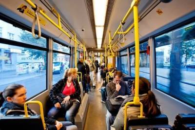 Власти не исключают вход в общественный транспорт по QR-коду