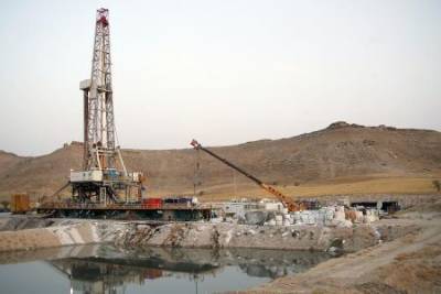 Началась добыча нефти из гигантского нефтяного месторождения Асмари в Иране