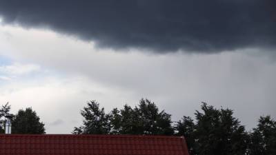 Ураганный ветер срывал крыши домов и валил деревья в Башкирии - mir24.tv - Башкирия - район Нуримановский