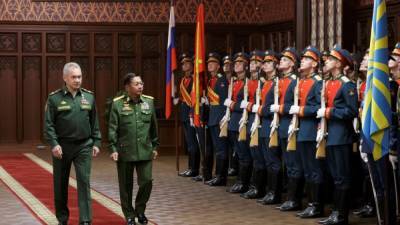 Шойгу и лидер военного режима в Мьянме провели переговоры в Москве