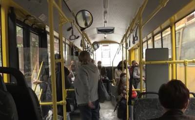 Кондукторы останутся без работы: в Украине хотят изменить систему оплаты проезда в общественном транспорте