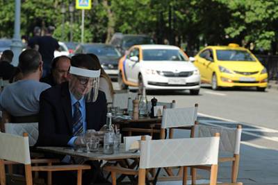 Алексей Немерюк - Московские рестораторы попросили вывести летние веранды из списка COVID-free зон - lenta.ru - Москва