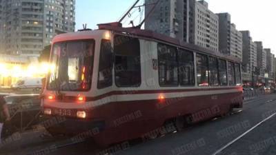 Света нет, трамваи стоят: названа причина взрыва на «ОЭК» в Петербурге