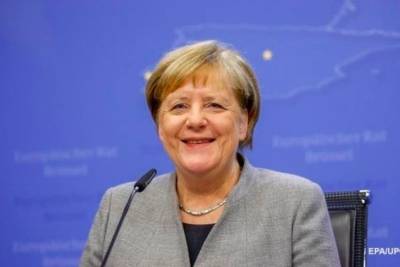 Меркель завершила COVID-вакцинацию