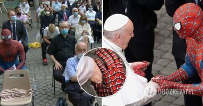 Папа Римский встретился с Человеком-Пауком в Ватикане