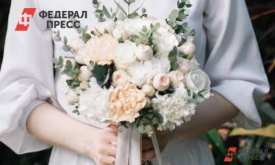 Чем владеют губернаторские жены в Сибири: премиум-авто и участки размером с регион