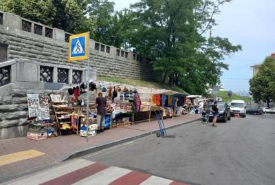 Продавцы Андреевского спуска о 30-летии Независимости: Мы в праздничную концепцию не особо вписываемся