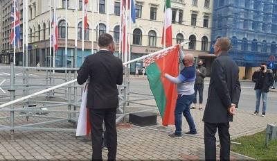Новые подробности инцидента с белорусским флагом в Риге
