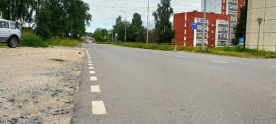 Жители отдаленного микрорайона Петрозаводска просят поставить ограждения вдоль дороги