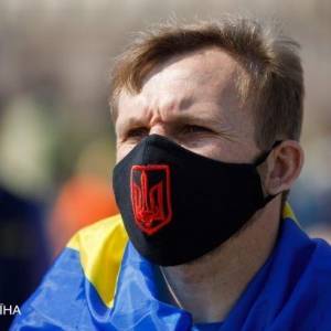 В Украине за последние сутки выявили 937 случаев коронавируса