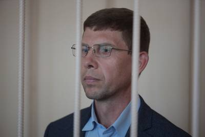 Челябинский облсуд оставил под арестом первого замминистра строительства Белавкина
