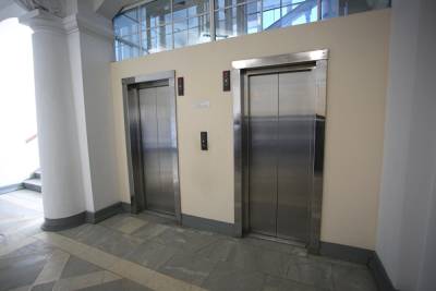 В Екатеринбурге жильцы через суд и приставов добились снижения шума от лифта