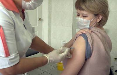 В России отказавшихся от вакцинации лишат зарплаты и отпуска