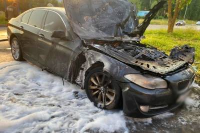 В Десногорске полыхал BMW, специалисты не исключают поджог