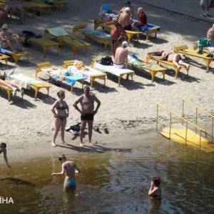 Пять киевских пляжей не рекомендованы для купания: список