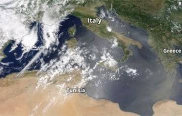 Европу накрыло гигантское пылевое облако из Сахары: чем это грозит
