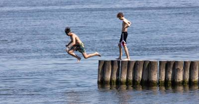 Вода в Балтике у берегов Калининградской области оказалась теплее, чем на курортах Чёрного моря