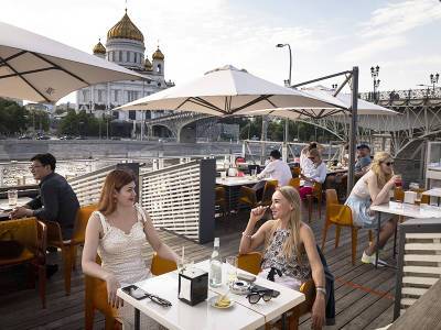 Летние кафе и веранды в Москве можно посещать без QR-кода до 12 июля