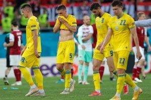 Послы Швеции и Польши отреагировали шутками на выход Украины в плей-офф. ФОТО