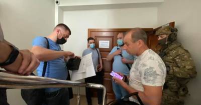 Обыски по делу Медведчука проходят по нескольким адресам (ФОТО)