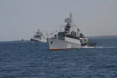 «Мы можем бомбить»: Рябков оценил инцидент с британским эсминцем в Черном море