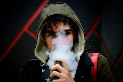 В Украине курит каждый третий. Больше вредной привычке подвержены мужчины