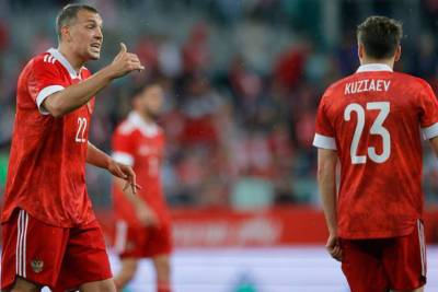 Дзюба и Кузяев попали в топ-100 лучших футболистов группового этапа чемпионата Европы