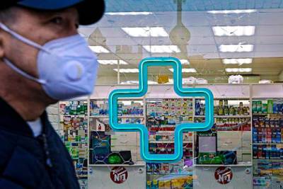 В продуктовые магазины и аптеки в Москве пустят без QR-кодов