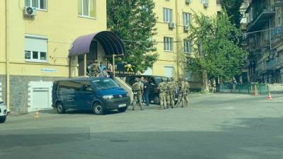 СБУ и ГБР снова проводят обыски у Медведчука (ФОТО)