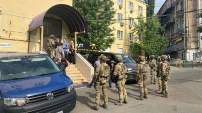 Украинские следователи нагрянули с очередными обысками к Медведчуку