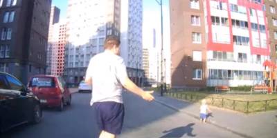 СК начал проверку после того, как годовалый малыш выполз на дорогу в Кудрово